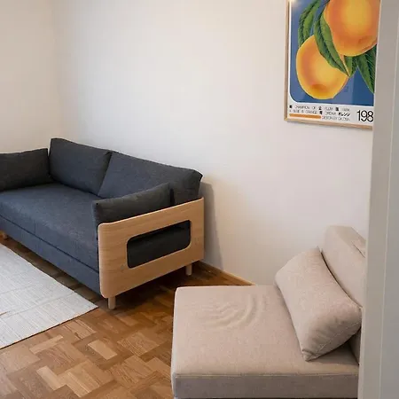 Two And A Kitchen - Private Yard And Parking *