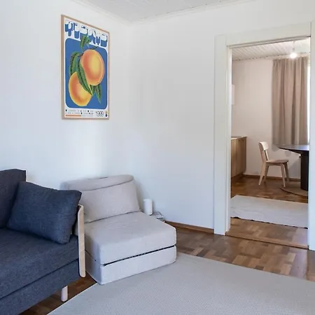 Two And A Kitchen - Private Yard And Parking Daire