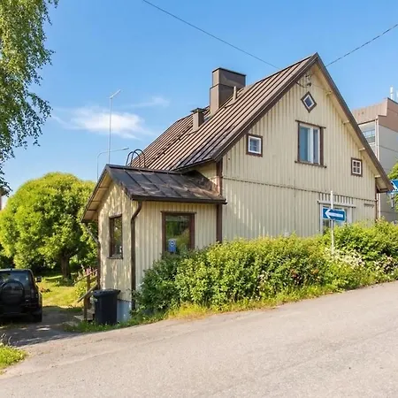 Two And A Kitchen - Private Yard And Parking Daire